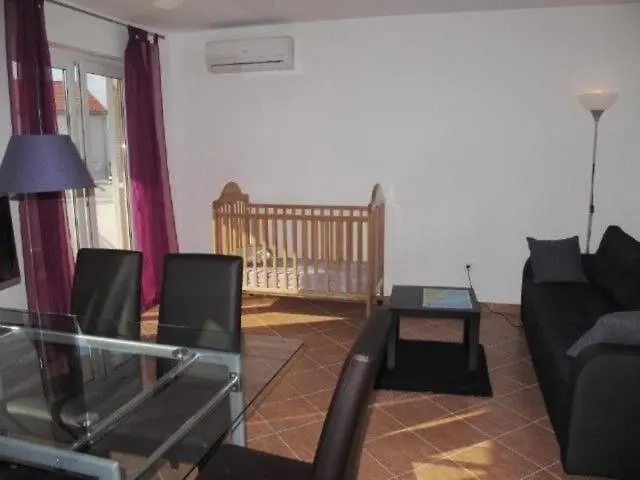 Apartment Ivan سيلو كرواتيا